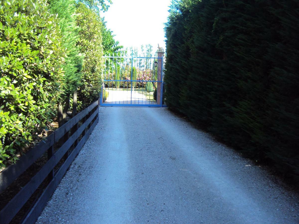 Hotel La Douloire Pernes-les-Fontaines Exterior foto